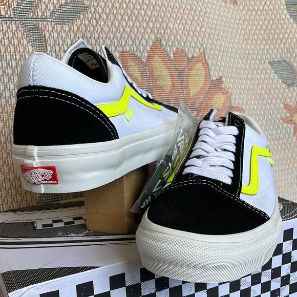Vans Skate Old Skool
Neon True White/Yellow
VN0A5FCB6M5 Men’s sneakers - Picture 10 of 16